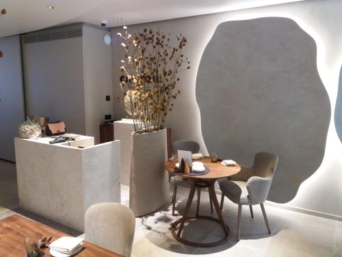 Kunstobjecten te restaurant Caillou - Knokke