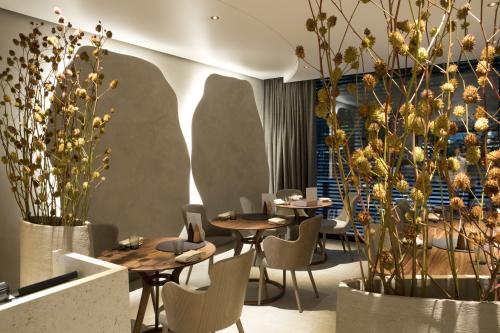 Kunstobjecten te restaurant Caillou - Knokke